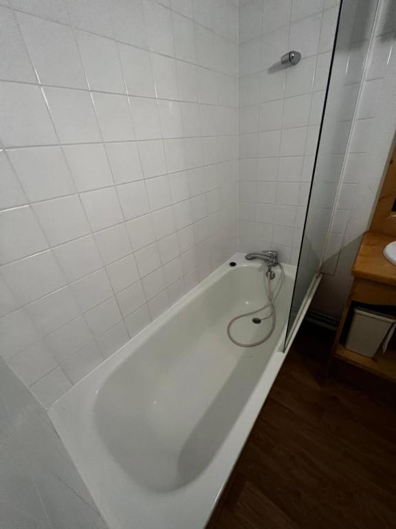 Appartement Dans Station Super Besse 4Ou5 Pers Piscine Extérieur photo