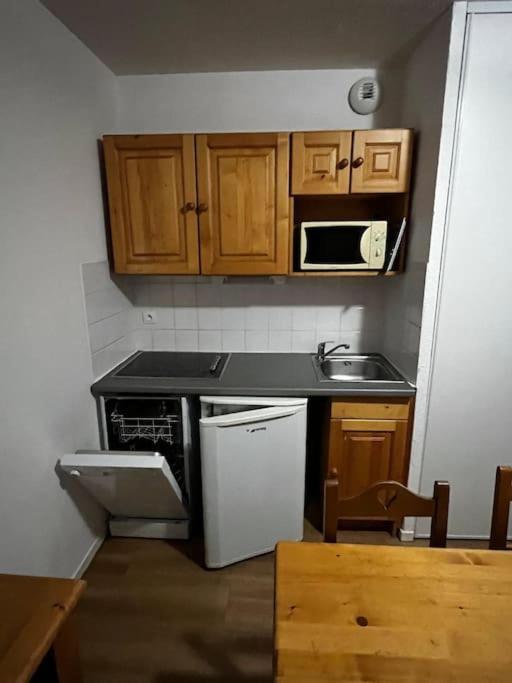 Appartement Dans Station Super Besse 4Ou5 Pers Piscine Extérieur photo