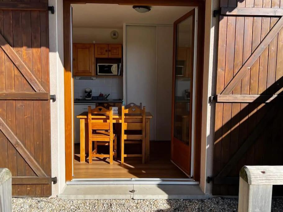 Appartement Dans Station Super Besse 4Ou5 Pers Piscine Extérieur photo